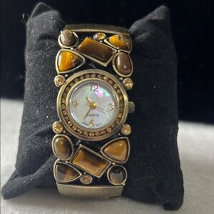 Quartz Women's Watch with Brown and Gold Accents